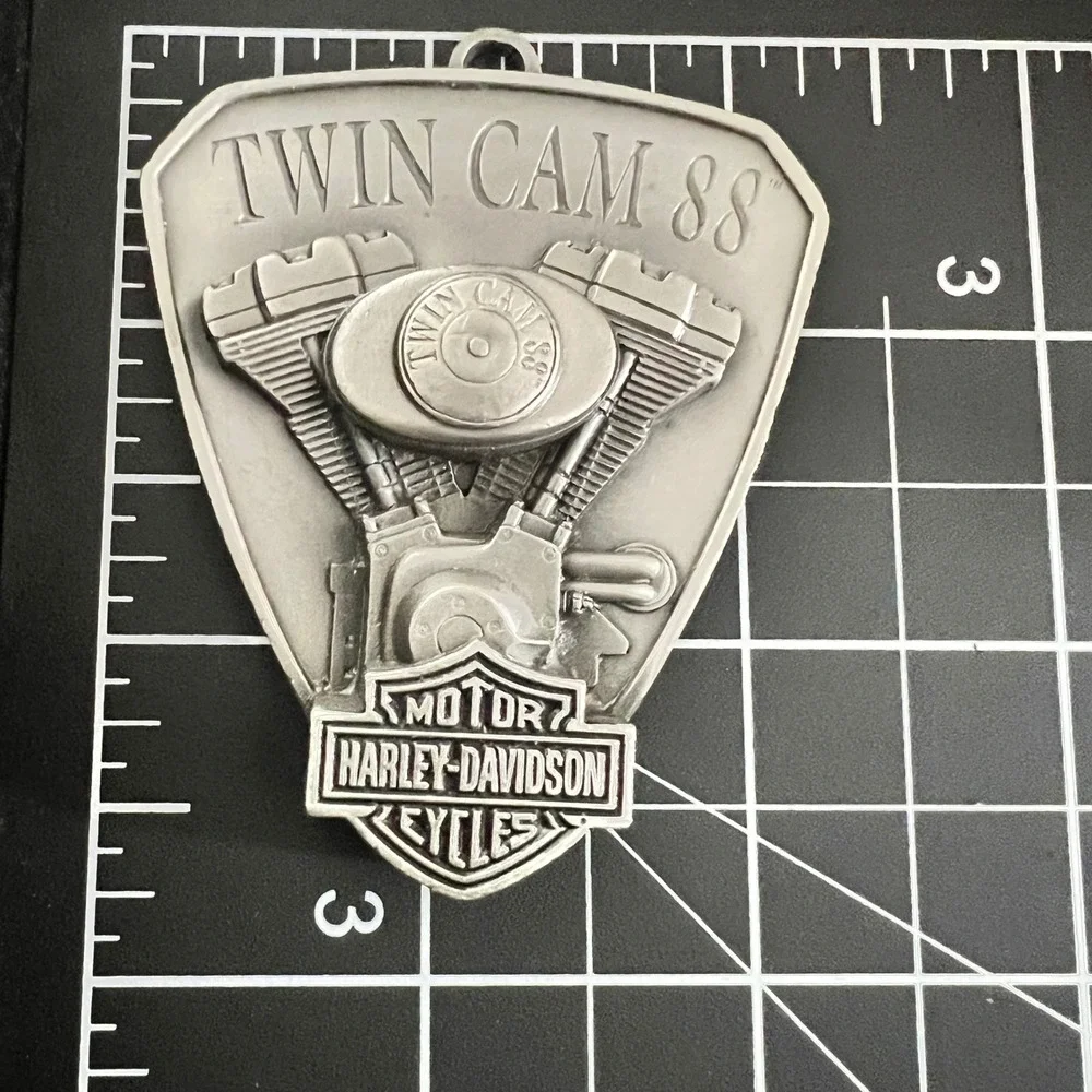 Harley Davidson Twin Cam 88 2001‎ Seasons Greetings Ornament 3